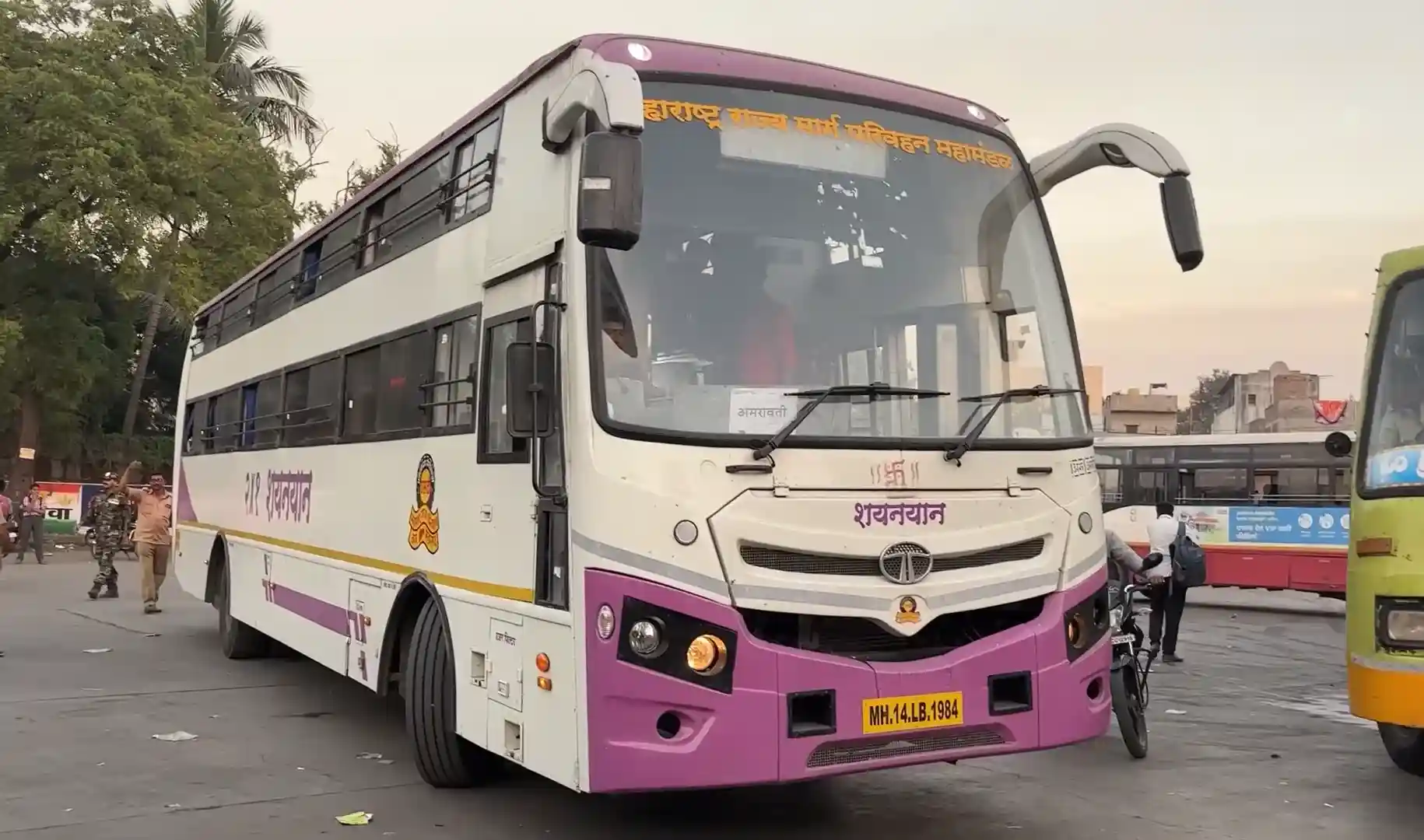 Solapur To Amravati Sleeper Bus